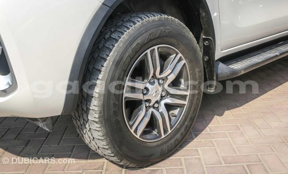 Imported Toyota Fortuner White Makiinaa iti Import - Dubai keessatti Somalia keessatti Imported Toyota Fortuner White Makiinaa iti Import - Dubai keessatti Somalia keessatti