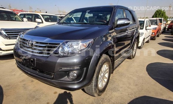 Acheter Import Voiture Toyota Fortuner Autre à Import - Dubai, Somalie Acheter Import Voiture Toyota Fortuner Autre à Import - Dubai, Somalie