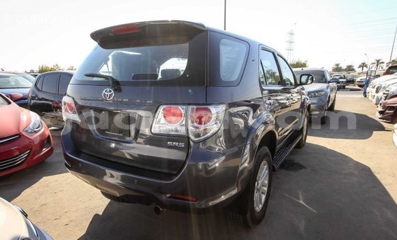 Acheter Import Voiture Toyota Fortuner Autre à Import - Dubai, Somalie Acheter Import Voiture Toyota Fortuner Autre à Import - Dubai, Somalie