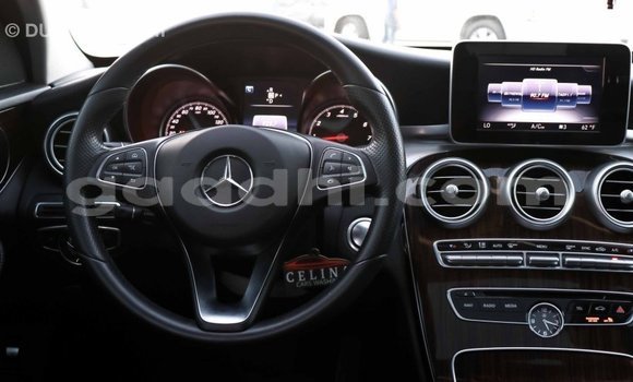 اشتري Imported Mercedes-Benz 190 أسود سيارة في Import - Dubai في الصومال اشتري Imported Mercedes-Benz 190 أسود سيارة في Import - Dubai في الصومال