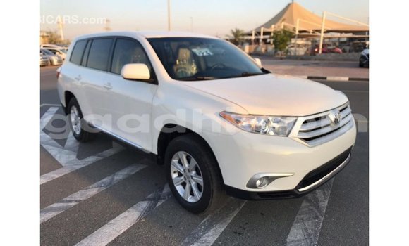 Buy Import Toyota Highlander White Car in Import - Dubai in Somalia Buy Import Toyota Highlander White Car in Import - Dubai in Somalia
