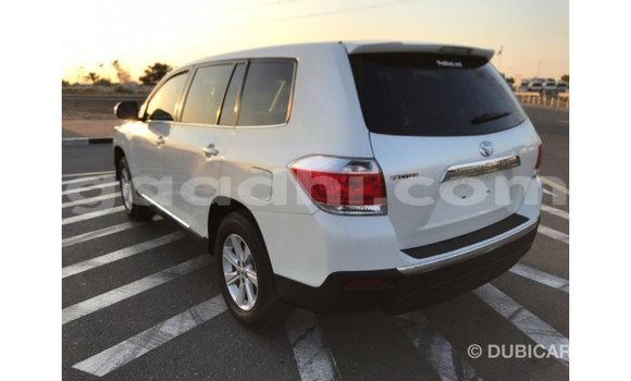 Buy Import Toyota Highlander White Car in Import - Dubai in Somalia Buy Import Toyota Highlander White Car in Import - Dubai in Somalia