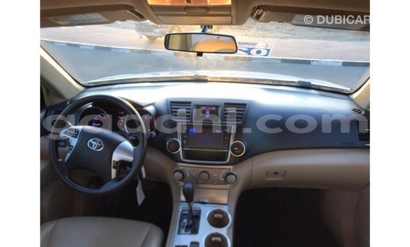 Buy Import Toyota Highlander White Car in Import - Dubai in Somalia Buy Import Toyota Highlander White Car in Import - Dubai in Somalia