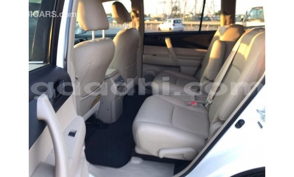 Buy Import Toyota Highlander White Car in Import - Dubai in Somalia Buy Import Toyota Highlander White Car in Import - Dubai in Somalia