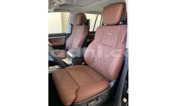 Imported Toyota Land Cruiser Black Makiinaa iti Import - Dubai keessatti Somalia keessatti Imported Toyota Land Cruiser Black Makiinaa iti Import - Dubai keessatti Somalia keessatti