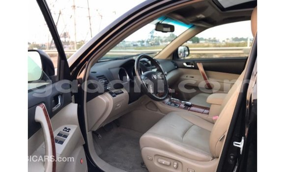 اشتري Imported Toyota Highlander أسود سيارة في Import - Dubai في الصومال اشتري Imported Toyota Highlander أسود سيارة في Import - Dubai في الصومال