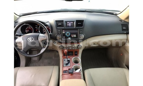 اشتري Imported Toyota Highlander أسود سيارة في Import - Dubai في الصومال اشتري Imported Toyota Highlander أسود سيارة في Import - Dubai في الصومال