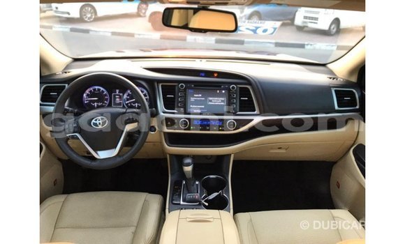 اشتري Imported Toyota Highlander آخر سيارة في Import - Dubai في الصومال اشتري Imported Toyota Highlander آخر سيارة في Import - Dubai في الصومال