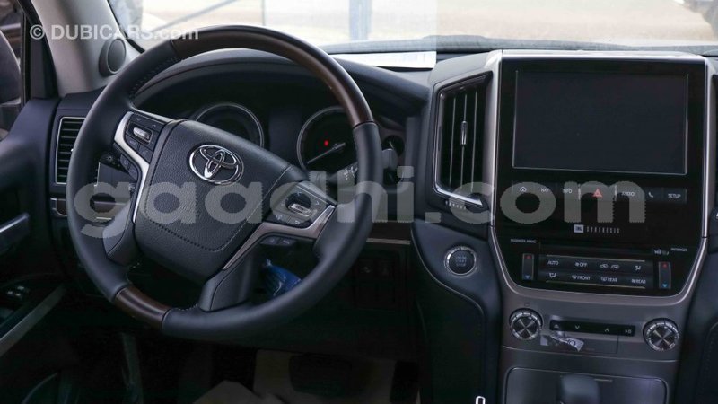 Big with watermark toyota land cruiser somalia import dubai 3090