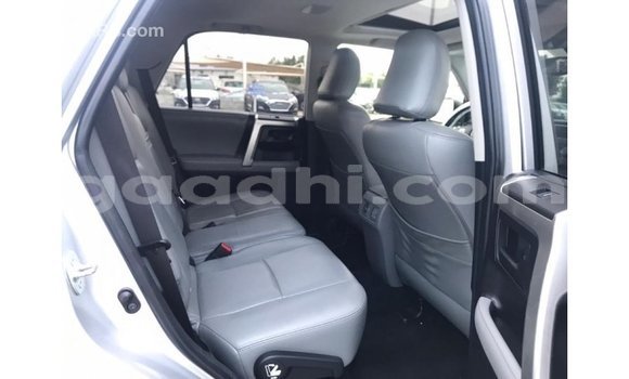 اشتري Imported Toyota HiAce آخر شاحنة في Import - Dubai في الصومال اشتري Imported Toyota HiAce آخر شاحنة في Import - Dubai في الصومال