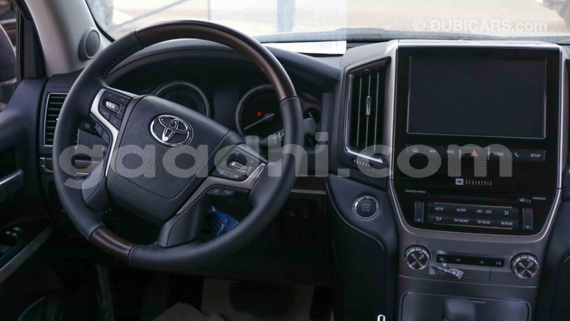 Big with watermark toyota land cruiser somalia import dubai 3093