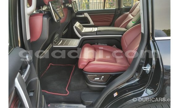 Imported Toyota Land Cruiser Black Makiinaa iti Import - Dubai keessatti Somalia keessatti Imported Toyota Land Cruiser Black Makiinaa iti Import - Dubai keessatti Somalia keessatti