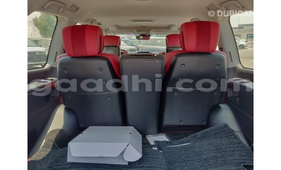 Imported Toyota Land Cruiser Black Makiinaa iti Import - Dubai keessatti Somalia keessatti Imported Toyota Land Cruiser Black Makiinaa iti Import - Dubai keessatti Somalia keessatti