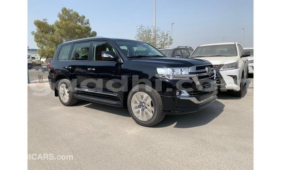 Imported Toyota Land Cruiser Black Makiinaa iti Import - Dubai keessatti Somalia keessatti Imported Toyota Land Cruiser Black Makiinaa iti Import - Dubai keessatti Somalia keessatti