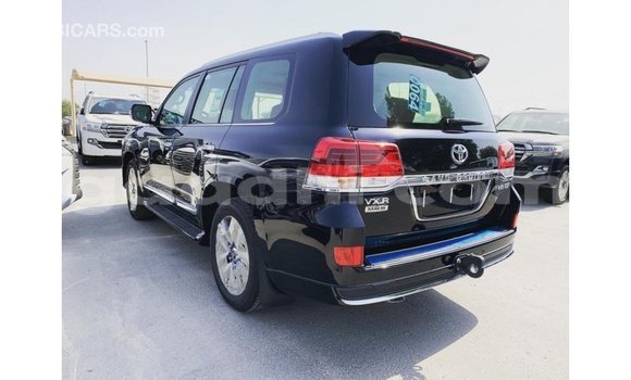 Imported Toyota Land Cruiser Black Makiinaa iti Import - Dubai keessatti Somalia keessatti Imported Toyota Land Cruiser Black Makiinaa iti Import - Dubai keessatti Somalia keessatti