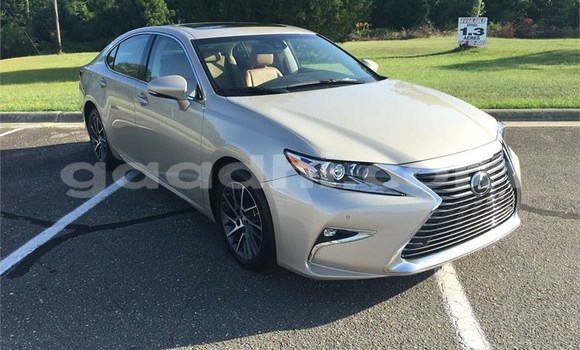 Buy Used Lexus ES 300 Other Car in Mogadishu in Somalia