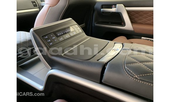 Imported Toyota Land Cruiser Black Makiinaa iti Import - Dubai keessatti Somalia keessatti Imported Toyota Land Cruiser Black Makiinaa iti Import - Dubai keessatti Somalia keessatti