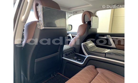Imported Toyota Land Cruiser Black Makiinaa iti Import - Dubai keessatti Somalia keessatti Imported Toyota Land Cruiser Black Makiinaa iti Import - Dubai keessatti Somalia keessatti