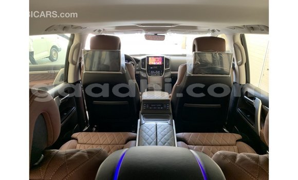 Imported Toyota Land Cruiser Black Makiinaa iti Import - Dubai keessatti Somalia keessatti Imported Toyota Land Cruiser Black Makiinaa iti Import - Dubai keessatti Somalia keessatti