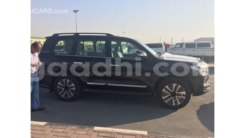 Big with watermark toyota land cruiser somalia import dubai 3104