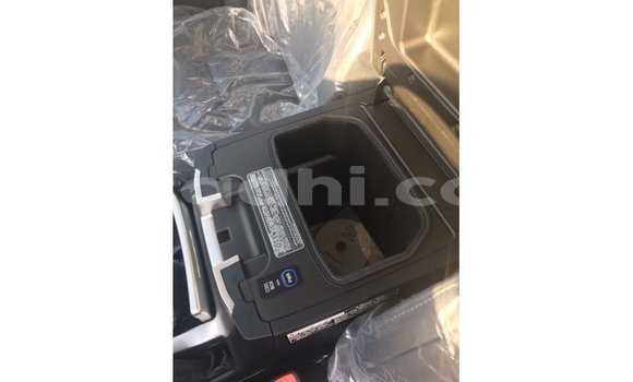 Imported Toyota Land Cruiser Black Makiinaa iti Import - Dubai keessatti Somalia keessatti Imported Toyota Land Cruiser Black Makiinaa iti Import - Dubai keessatti Somalia keessatti