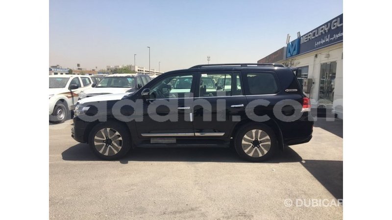 Big with watermark toyota land cruiser somalia import dubai 3104