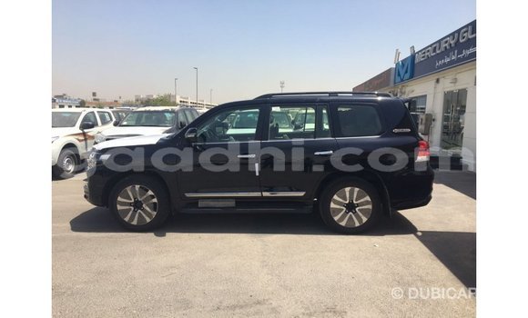Imported Toyota Land Cruiser Black Makiinaa iti Import - Dubai keessatti Somalia keessatti Imported Toyota Land Cruiser Black Makiinaa iti Import - Dubai keessatti Somalia keessatti