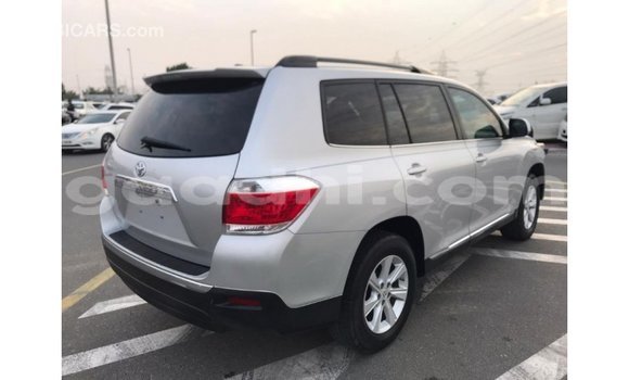 اشتري Imported Toyota Highlander آخر سيارة في Import - Dubai في الصومال اشتري Imported Toyota Highlander آخر سيارة في Import - Dubai في الصومال