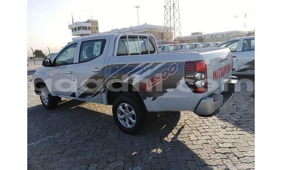 اشتري Imported Mitsubishi L200 أبيض سيارة في Import - Dubai في الصومال اشتري Imported Mitsubishi L200 أبيض سيارة في Import - Dubai في الصومال