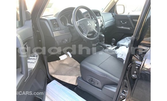 Imported Mitsubishi Pajero Black Makiinaa iti Import - Dubai keessatti Somalia keessatti Imported Mitsubishi Pajero Black Makiinaa iti Import - Dubai keessatti Somalia keessatti