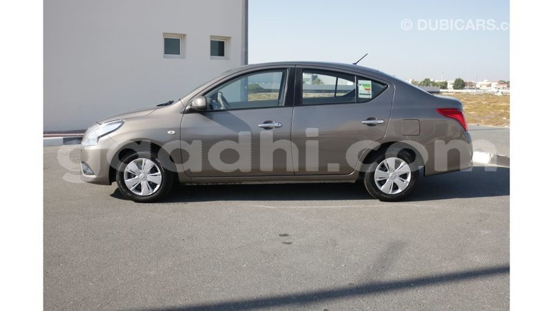 Big with watermark nissan sunny somalia import dubai 3139