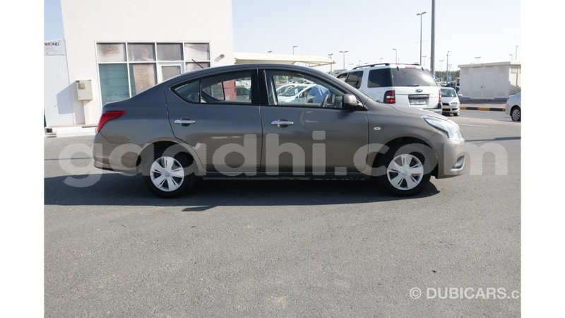 Big with watermark nissan sunny somalia import dubai 3139