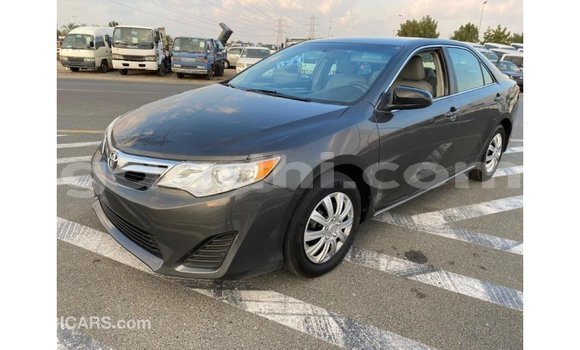 اشتري Imported Toyota Camry آخر سيارة في Import - Dubai في الصومال اشتري Imported Toyota Camry آخر سيارة في Import - Dubai في الصومال