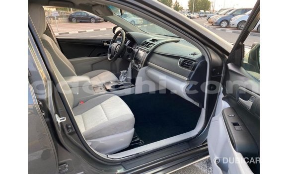 اشتري Imported Toyota Camry آخر سيارة في Import - Dubai في الصومال اشتري Imported Toyota Camry آخر سيارة في Import - Dubai في الصومال