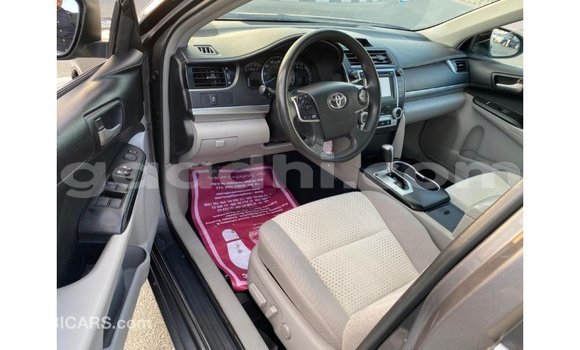 اشتري Imported Toyota Camry آخر سيارة في Import - Dubai في الصومال اشتري Imported Toyota Camry آخر سيارة في Import - Dubai في الصومال