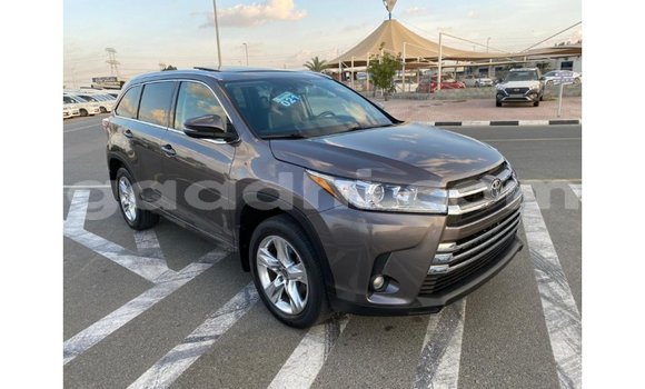 ይግዙ Imported Toyota Highlander ሌላ መኪና በ Import - Dubai በ ሶማሊያ ይግዙ Imported Toyota Highlander ሌላ መኪና በ Import - Dubai በ ሶማሊያ