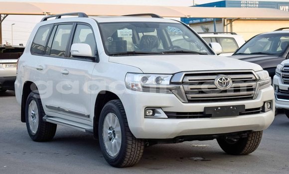 Buy Import Toyota Land Cruiser White Car in Import - Dubai in Somalia Buy Import Toyota Land Cruiser White Car in Import - Dubai in Somalia