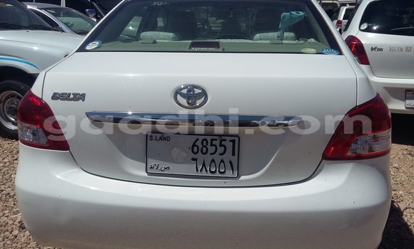 Nunua Ilio tumika Toyota 4Runner Nyeupe Gari ndani ya Hargeysa nchini Somaliland Nunua Ilio tumika Toyota 4Runner Nyeupe Gari ndani ya Hargeysa nchini Somaliland