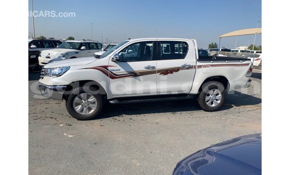 اشتري Imported Toyota Hilux أبيض سيارة في Import - Dubai في الصومال اشتري Imported Toyota Hilux أبيض سيارة في Import - Dubai في الصومال