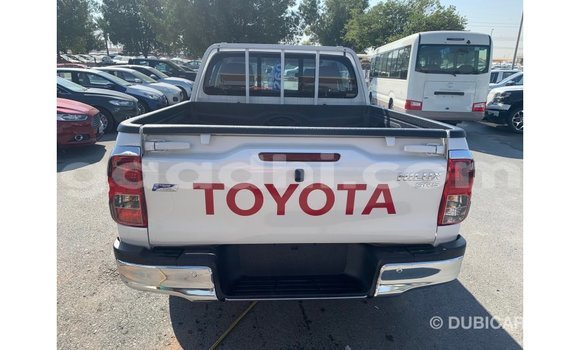 اشتري Imported Toyota Hilux أبيض سيارة في Import - Dubai في الصومال اشتري Imported Toyota Hilux أبيض سيارة في Import - Dubai في الصومال
