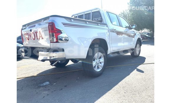 اشتري Imported Toyota Hilux أبيض سيارة في Import - Dubai في الصومال اشتري Imported Toyota Hilux أبيض سيارة في Import - Dubai في الصومال