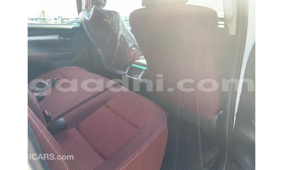 اشتري Imported Toyota Hilux أبيض سيارة في Import - Dubai في الصومال اشتري Imported Toyota Hilux أبيض سيارة في Import - Dubai في الصومال