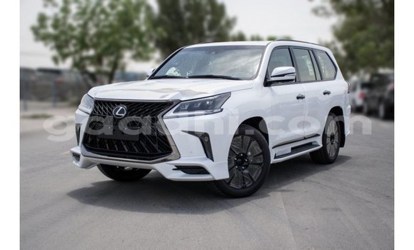اشتري Imported Lexus LX أبيض سيارة في Import - Dubai في الصومال اشتري Imported Lexus LX أبيض سيارة في Import - Dubai في الصومال