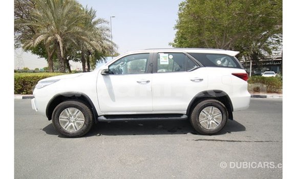 اشتري Imported Toyota Fortuner أبيض سيارة في Import - Dubai في الصومال اشتري Imported Toyota Fortuner أبيض سيارة في Import - Dubai في الصومال