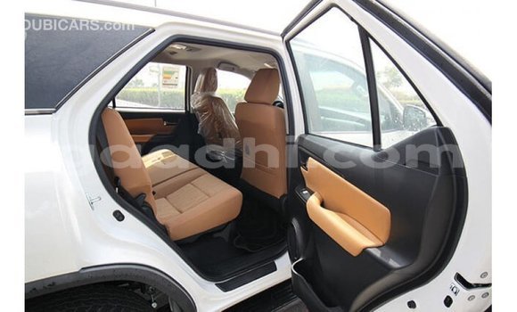 اشتري Imported Toyota Fortuner أبيض سيارة في Import - Dubai في الصومال اشتري Imported Toyota Fortuner أبيض سيارة في Import - Dubai في الصومال