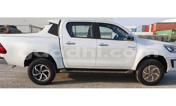 اشتري Imported Toyota Hilux أبيض سيارة في Import - Dubai في الصومال اشتري Imported Toyota Hilux أبيض سيارة في Import - Dubai في الصومال