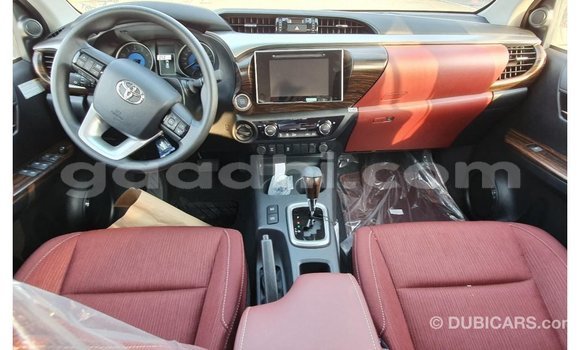 اشتري Imported Toyota Hilux أبيض سيارة في Import - Dubai في الصومال اشتري Imported Toyota Hilux أبيض سيارة في Import - Dubai في الصومال