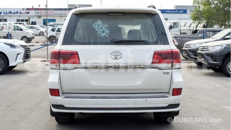 Big with watermark toyota land cruiser somalia import dubai 3169