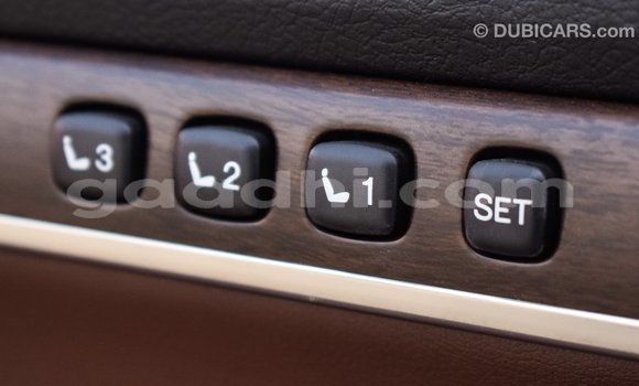 Imported Toyota Land Cruiser White Makiinaa iti Import - Dubai keessatti Somalia keessatti Imported Toyota Land Cruiser White Makiinaa iti Import - Dubai keessatti Somalia keessatti