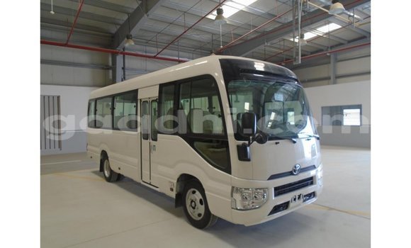 Buy Import Abarth 595 White Car in Import - Dubai in Somalia